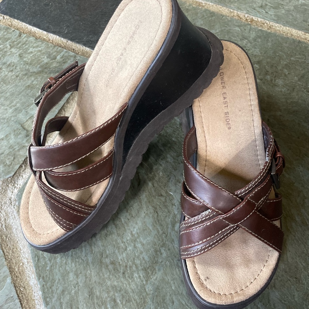 LOWER EAST SIDE Brown Leather Crisscross Platform Sandals